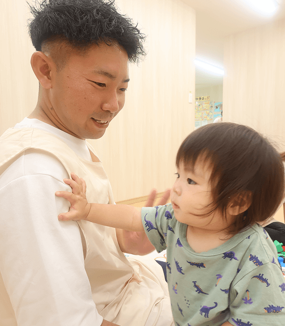 保育士と園児の様子3