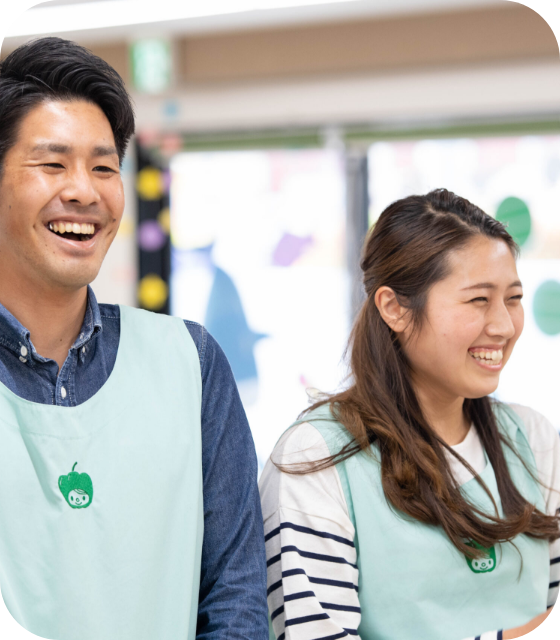 保育士と園児の様子1