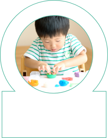 遊んでいる子供の写真